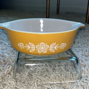 Vintage Pyrex "Gold Butterfly" Lidless Small Casserole Dish